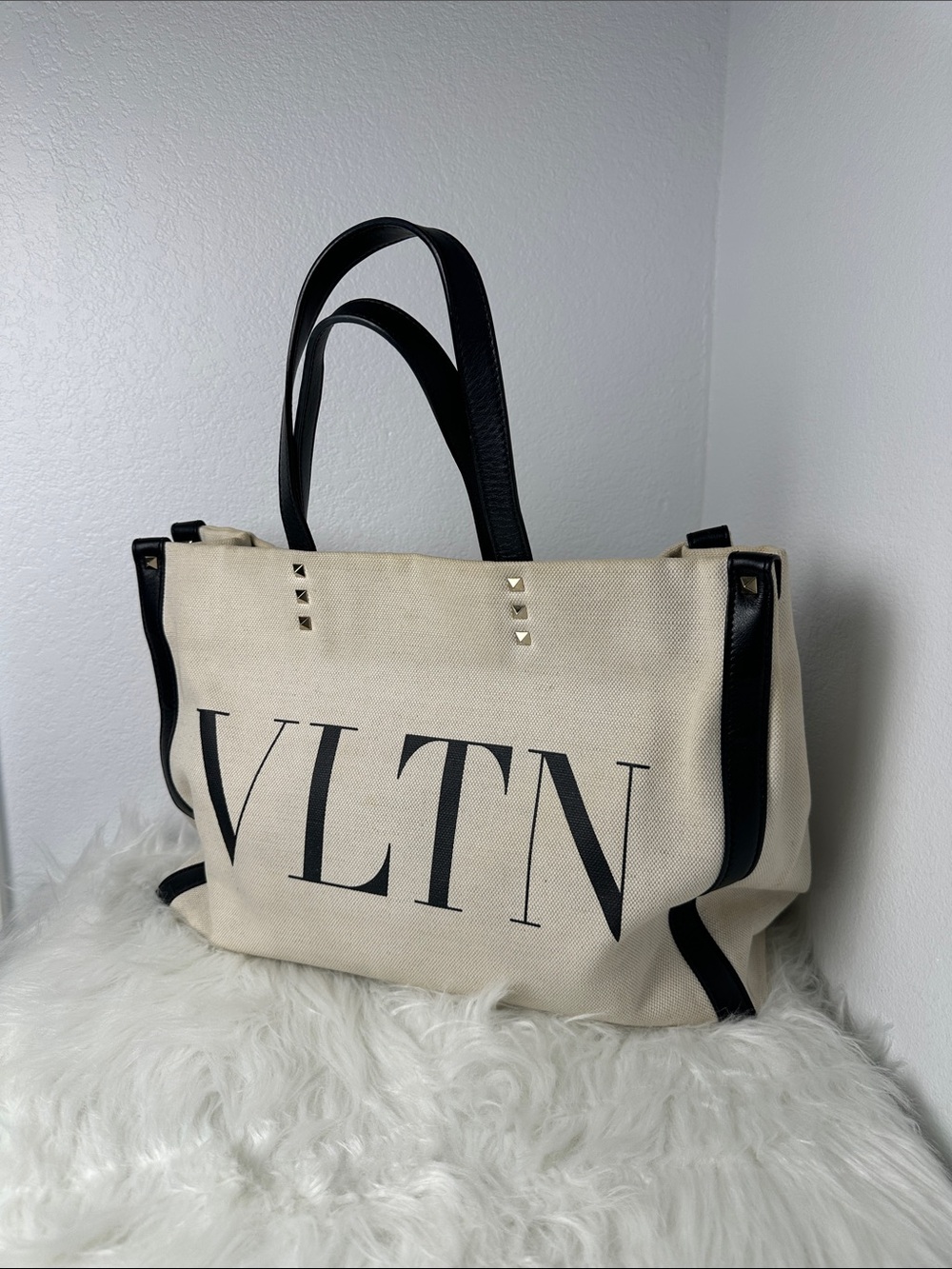 💯Authentic Valentino Garavani VLTN Canvas Tote Bag🍀 - Picture 3 of 15